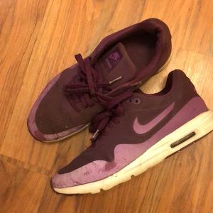 Women’s Nike shoes